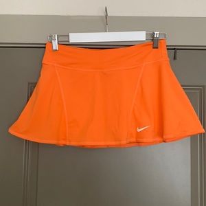 NIKE - dri-fit mini tennis skirt
